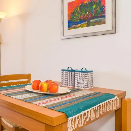 Apartment Pirka Sutivan